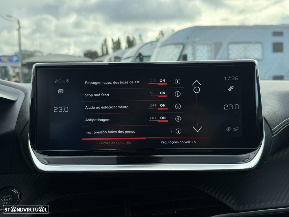 Peugeot 2008 1.2 PureTech GT Line - 29