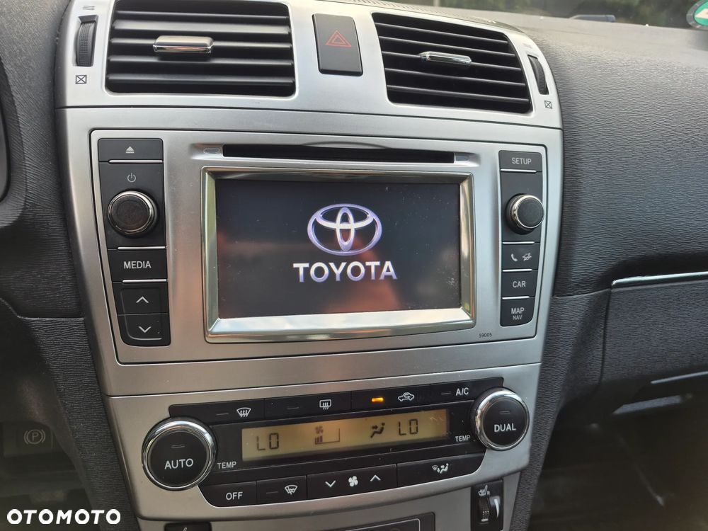 Toyota Avensis 1.8 Premium - 13