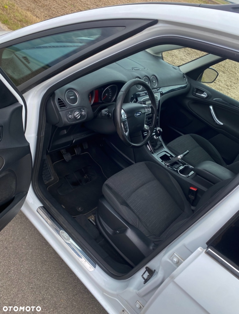 Ford Galaxy 2.0 TDCi Ghia - 18