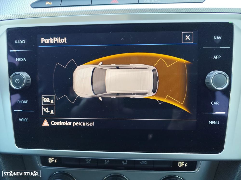 VW Passat Variant 2.0 TDI Confortline DSG - 27