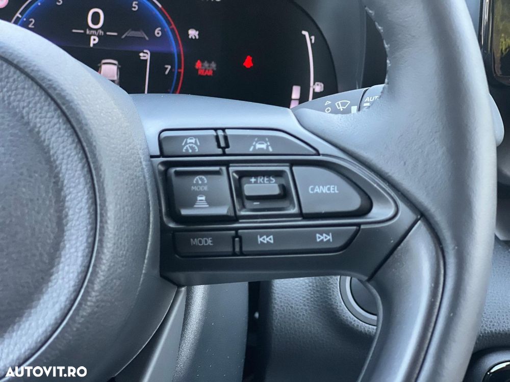 Toyota Yaris 1.5 VVT-i HSD Dynamic - 19