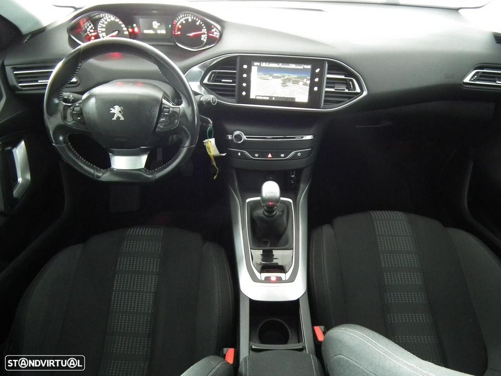 Peugeot 308 1.6 BlueHDi Allure J17 - 17