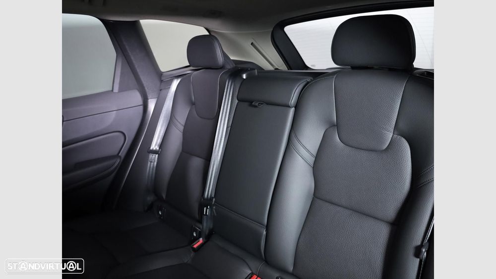 Volvo XC 60 2.0 T6 PHEV Plus Dark AWD - 17