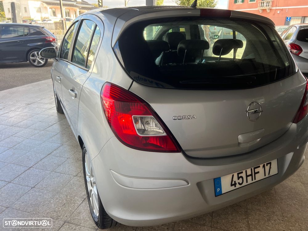 Opel Corsa 1.2 Cosmo - 32