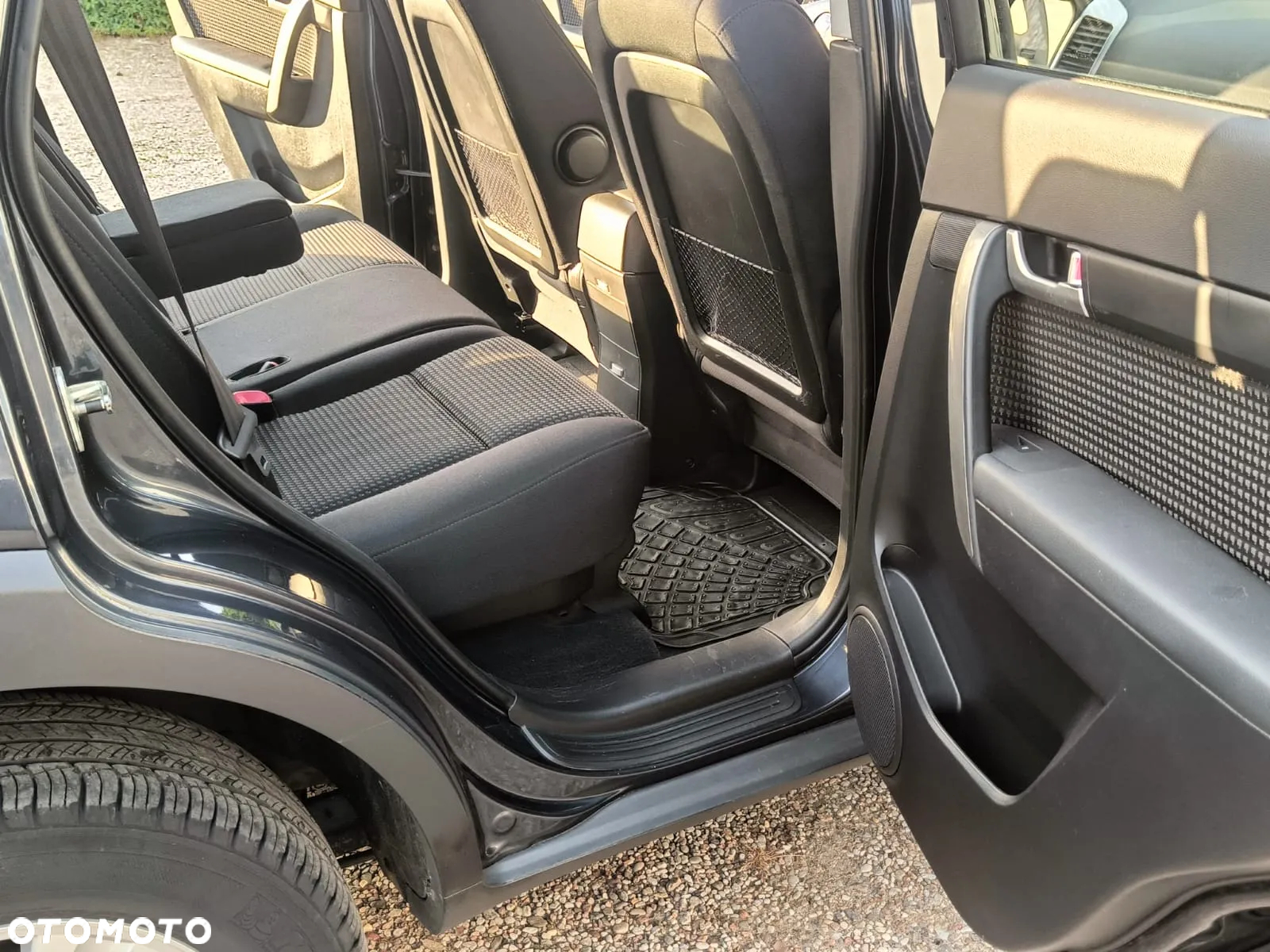 Chevrolet Captiva - 12