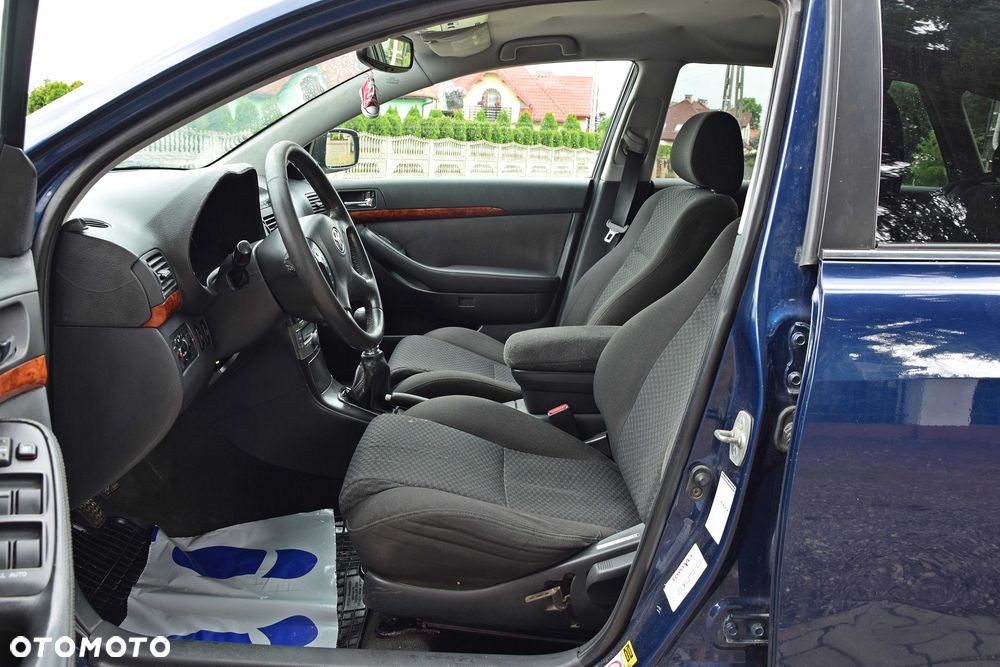 Toyota Avensis - 7