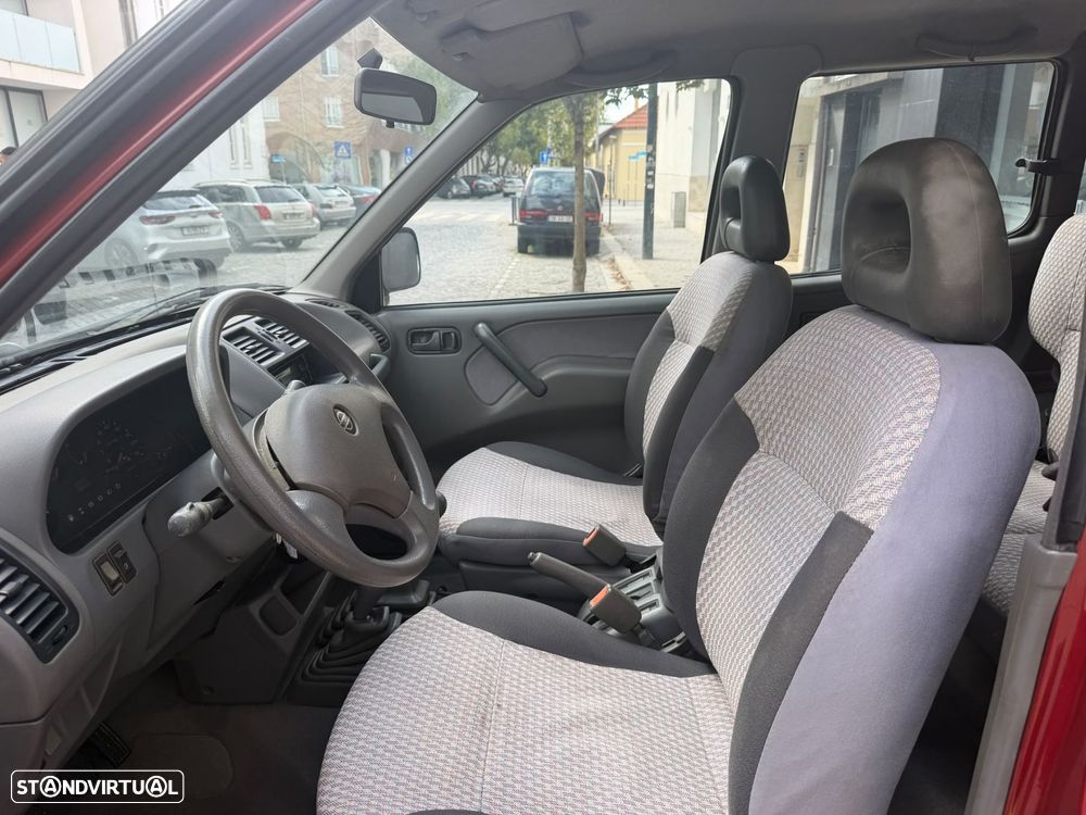 Nissan Terrano II 2.7 LX — fotografia 19