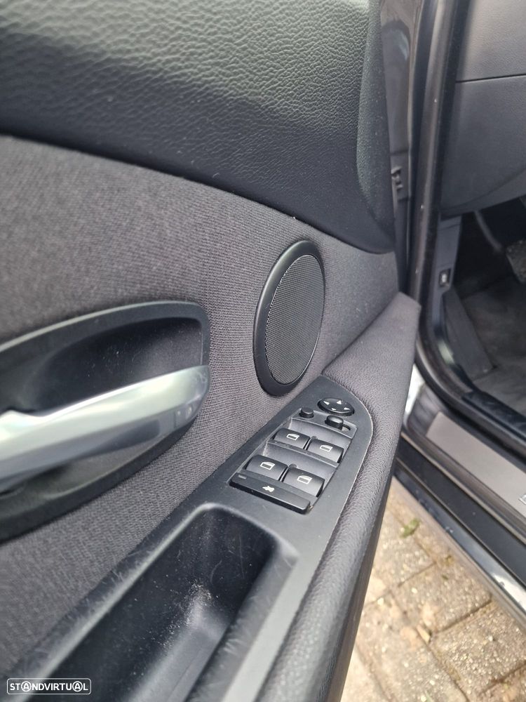 BMW 520 i Executive - 17