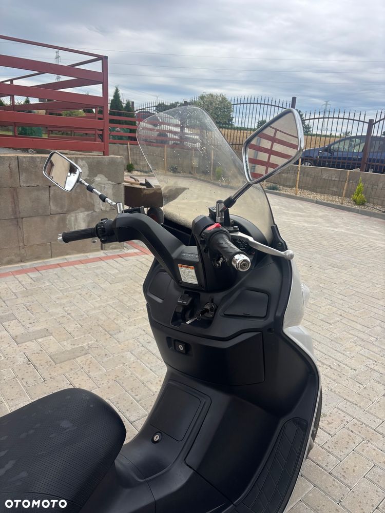 Suzuki Burgman - 7