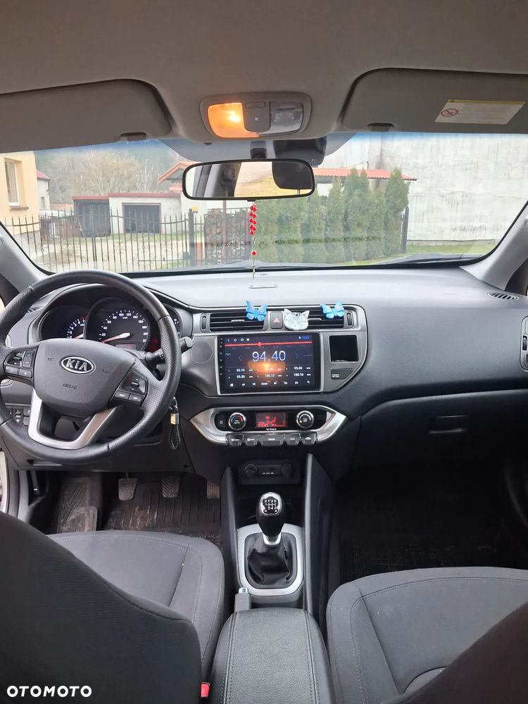 Kia Rio 1.4 L - 5