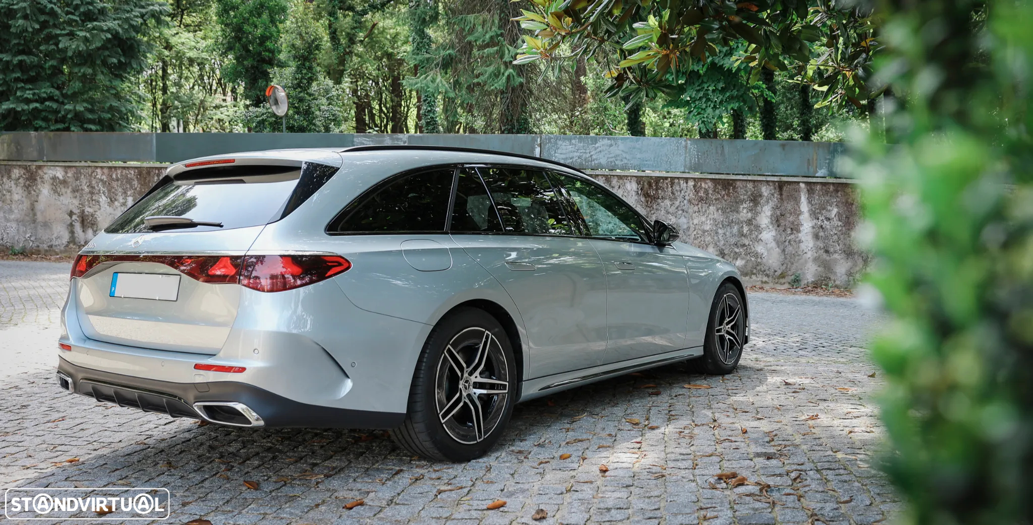 Mercedes-Benz E 300 e AMG Line - 27