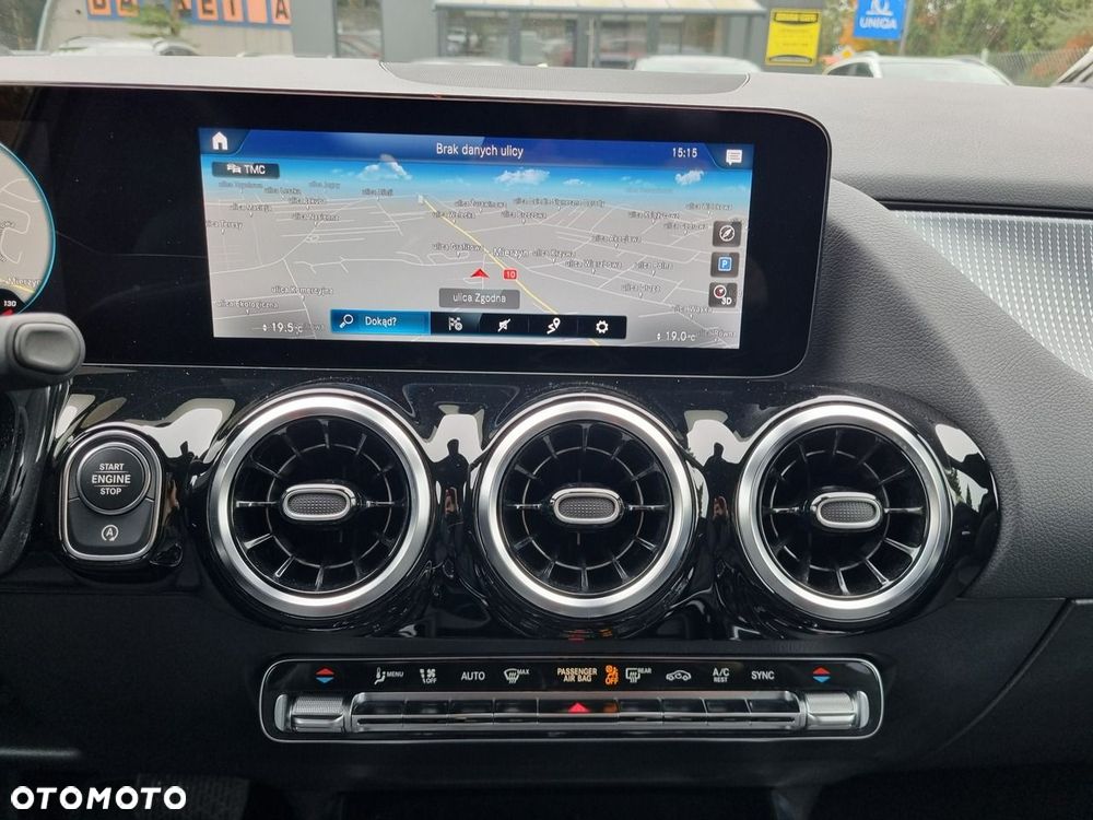 Mercedes-Benz GLA 200 d - 19