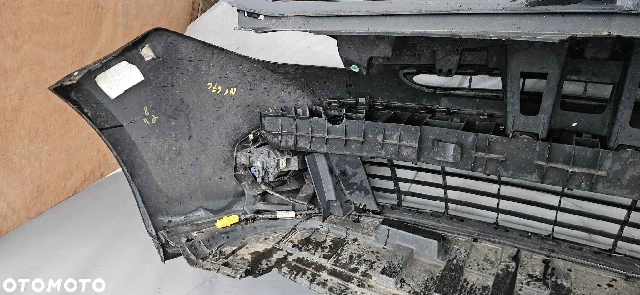 RENAULT CLIO III LIFT 5D NV676 ZDERZAK PRZEDNI GRILL HALOGENY - 5