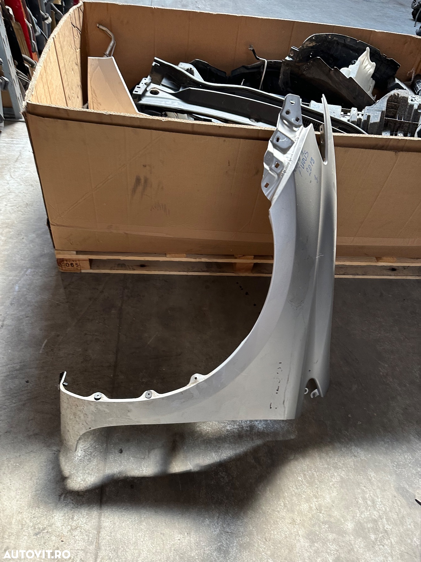 Aripa stanga fata TOYOTA AURIS facelift an 2016-2018 fara defecte - 2