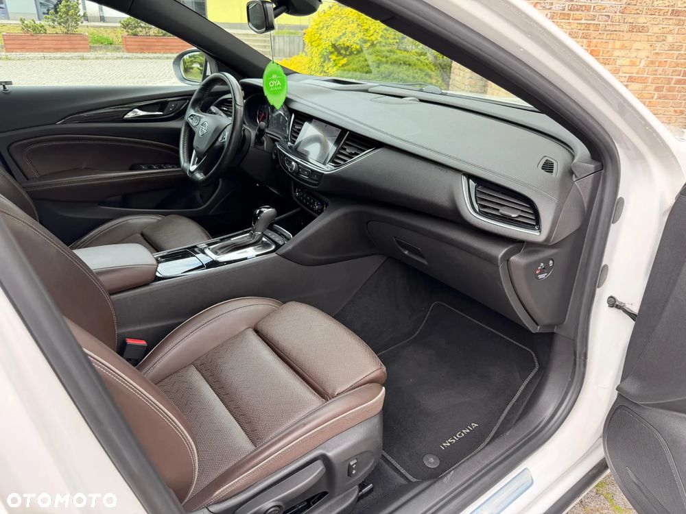 Opel Insignia ver-1-5-di-turbo - 38