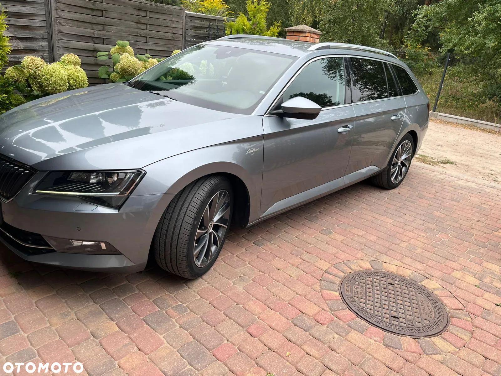 Skoda Superb 2.0 TDI 4x4 L&K DSG - 1