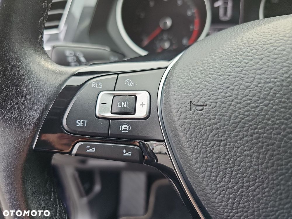 Volkswagen Tiguan - 14