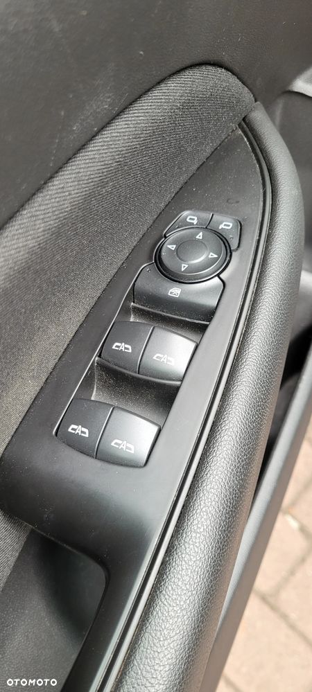 Opel Insignia 2.0 CDTI automatik Business Edition - 15