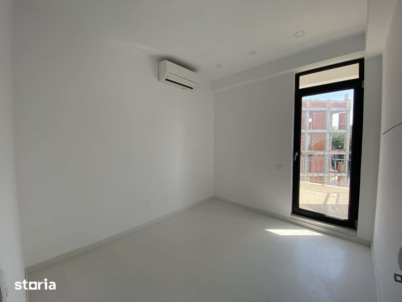 Apartament 3 camere cu 2 balcoane — fotografia 3