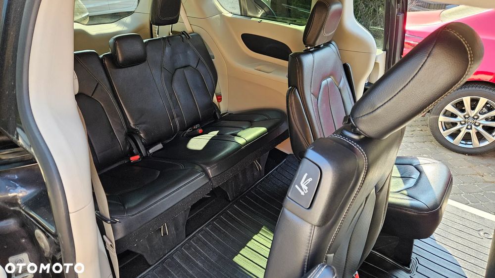 Chrysler Pacifica - 29