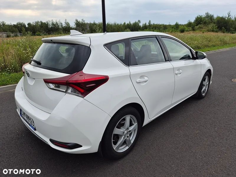 Toyota Auris 1.6 Premium - 3