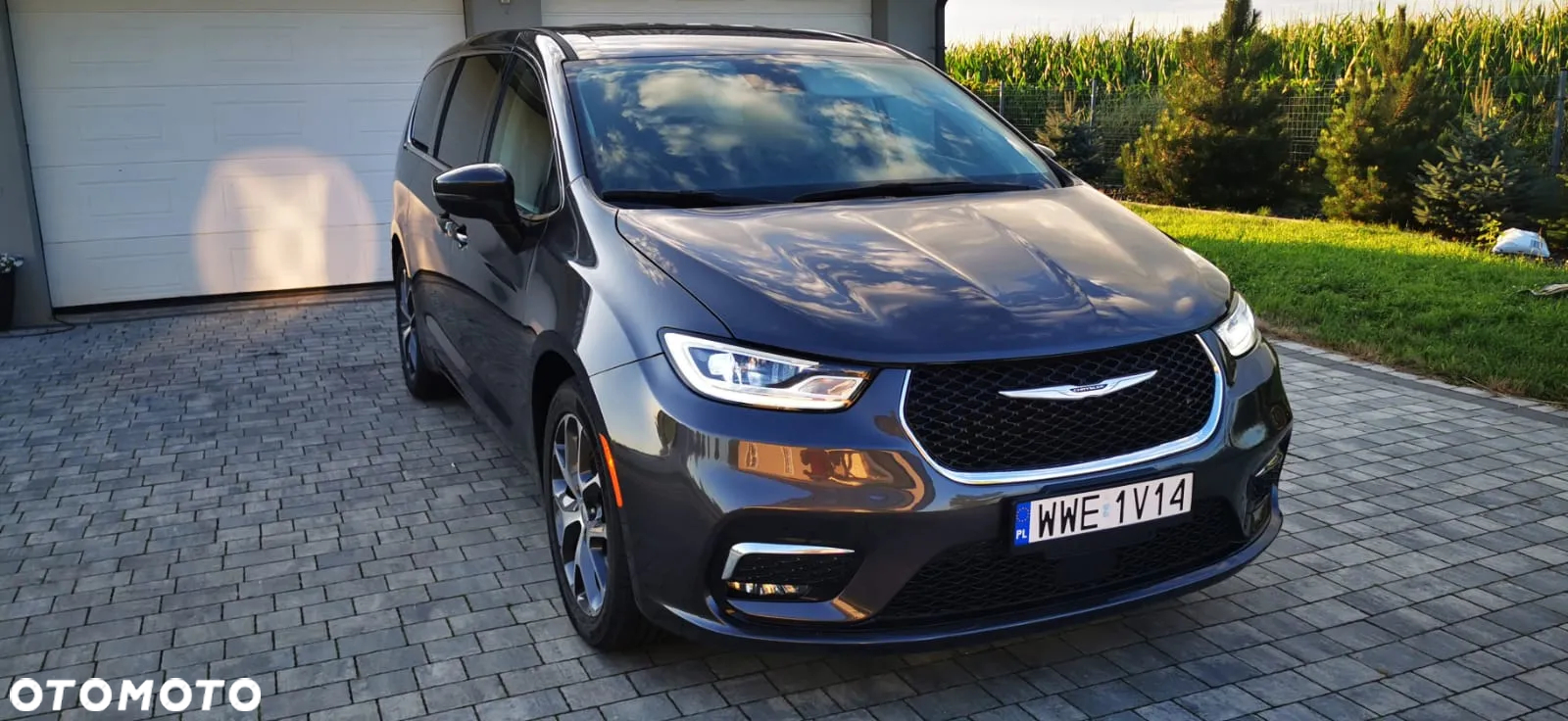 Chrysler Pacifica - 4
