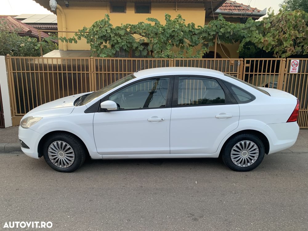 Ford Focus 1.4i Trend - 3