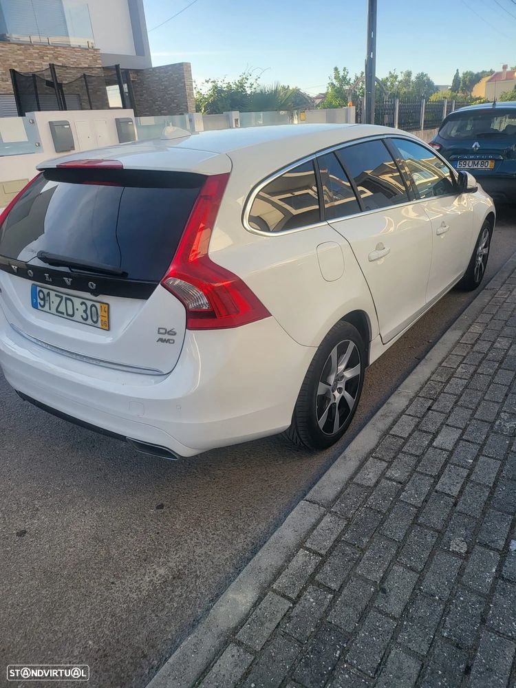 Volvo V60 D5 Geartronic Summum - 16