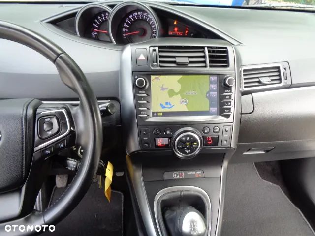Toyota Verso 1.8 Prestige 7os EU6 - 9