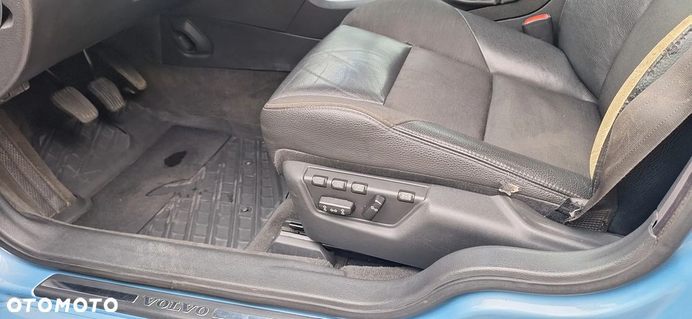 Volvo V70 2.5 T Momentum - 11