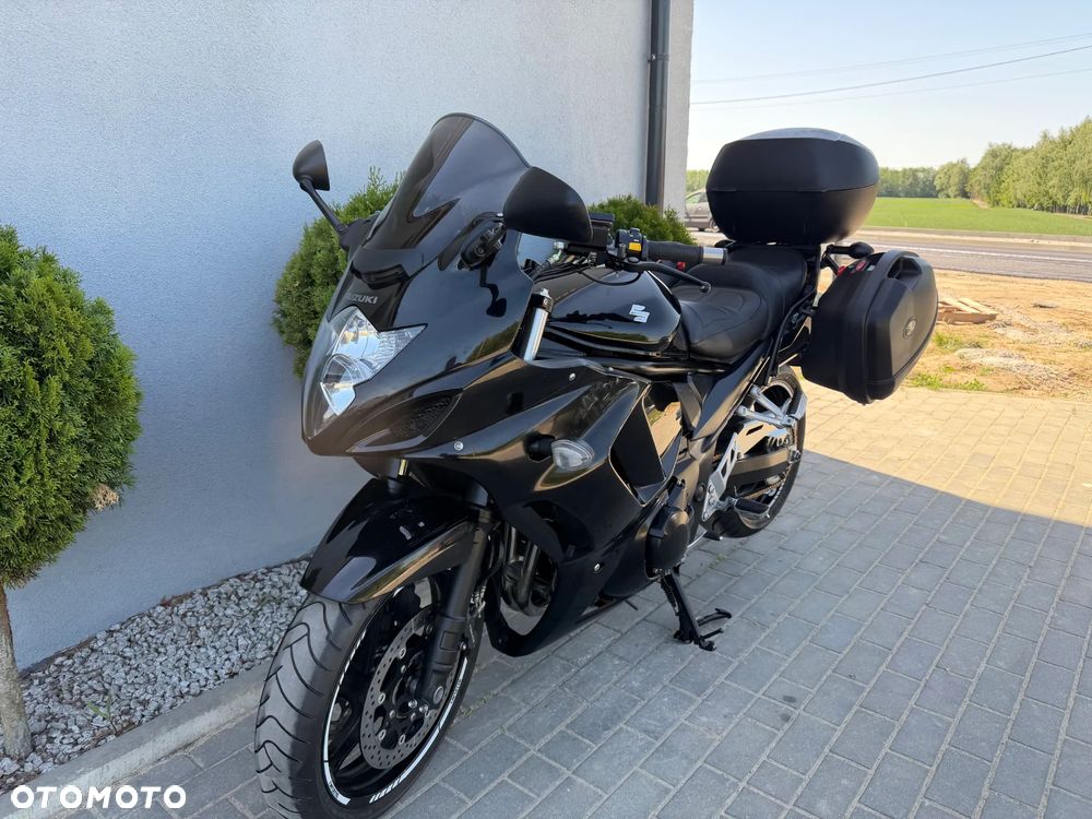 Suzuki GSX - 11
