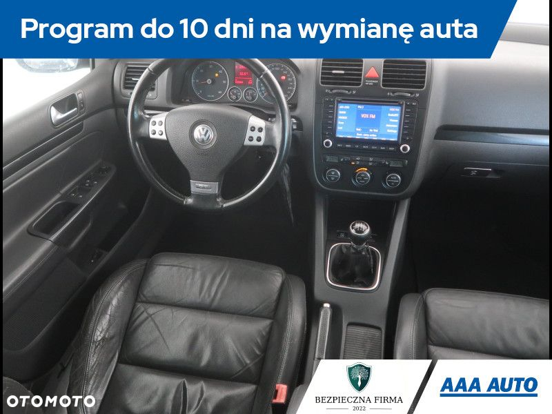 Volkswagen Golf - 8