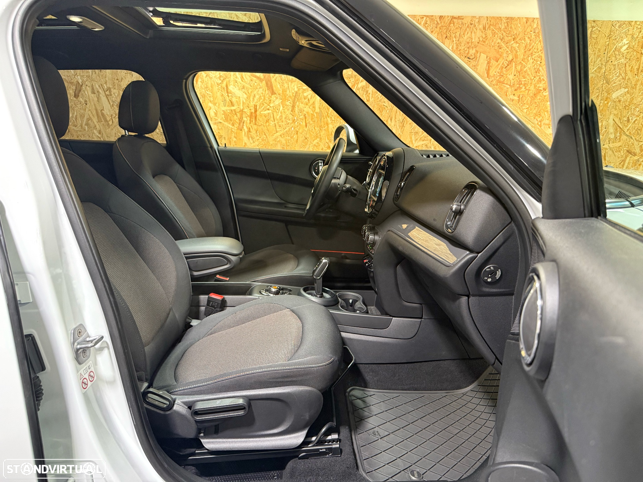 MINI Countryman One D Auto - 21