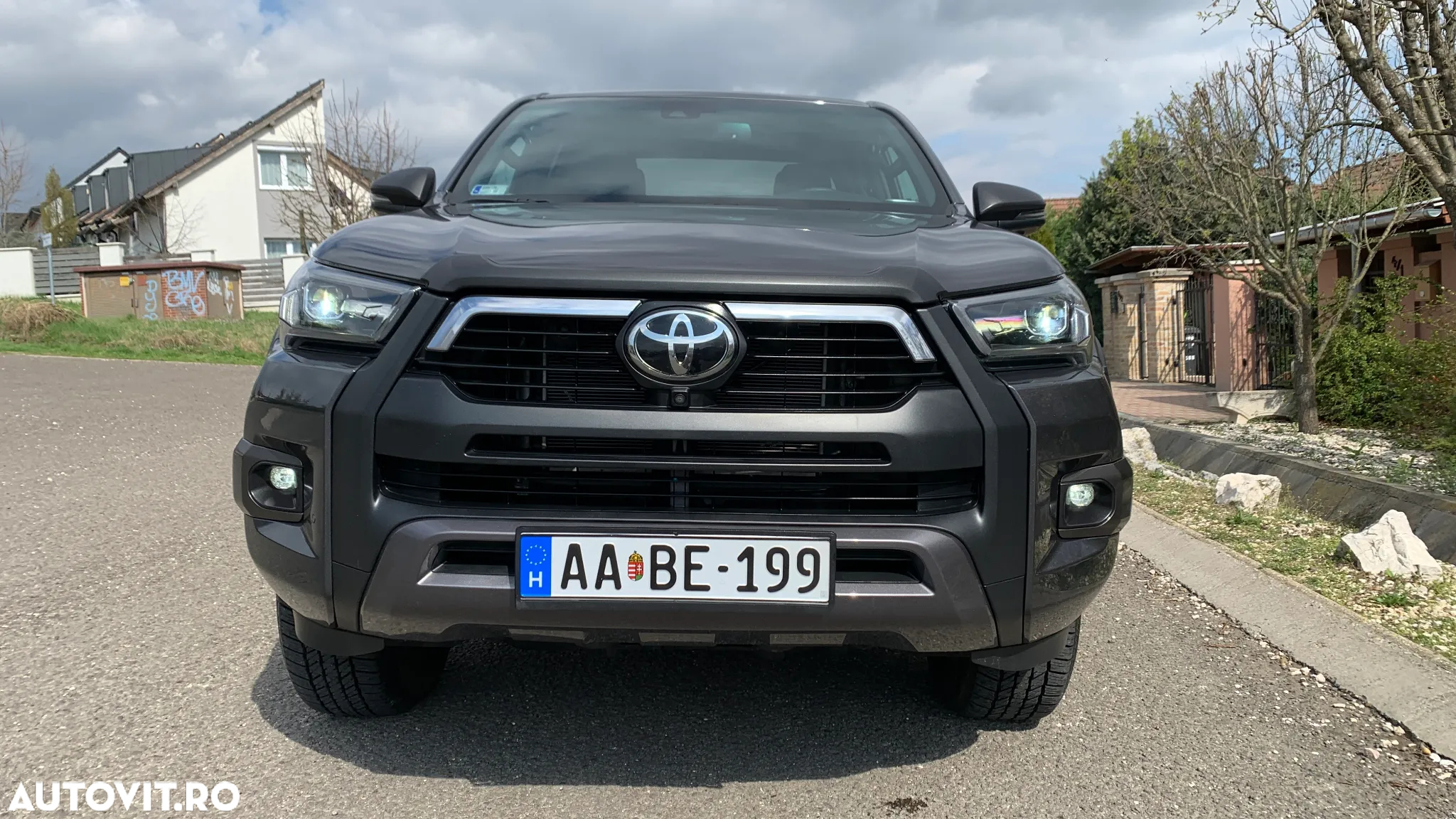 Toyota Hilux 2.8D 204CP 4x4 Double Cab AT Invincible Color Edition - 3