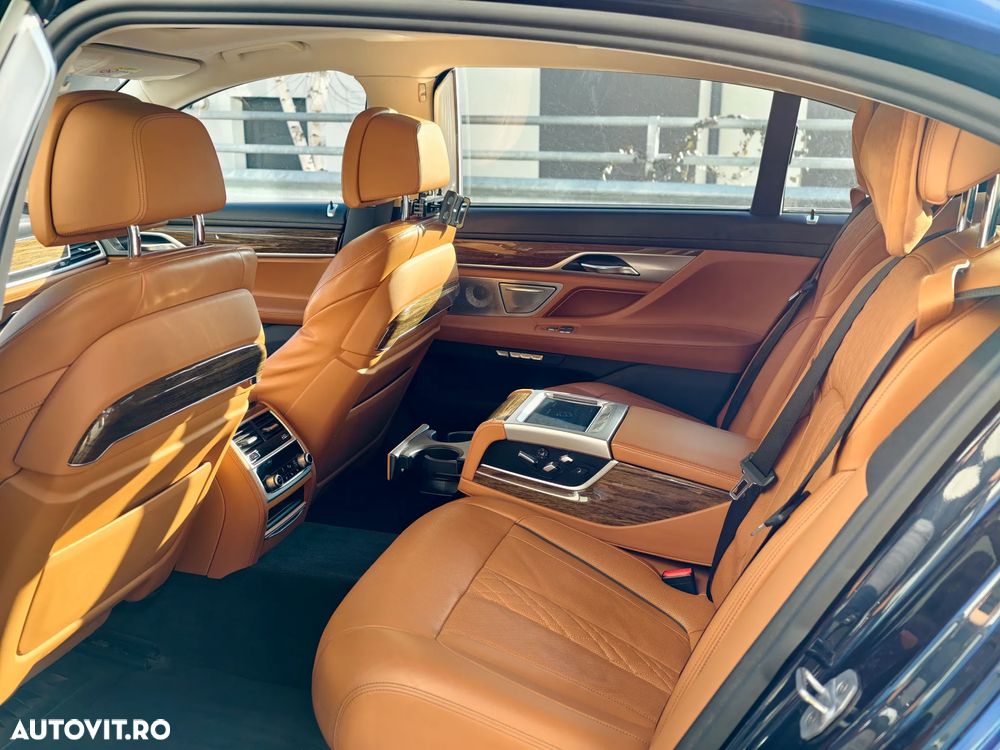 BMW Seria 7 740Le xDrive iPerformance - 13