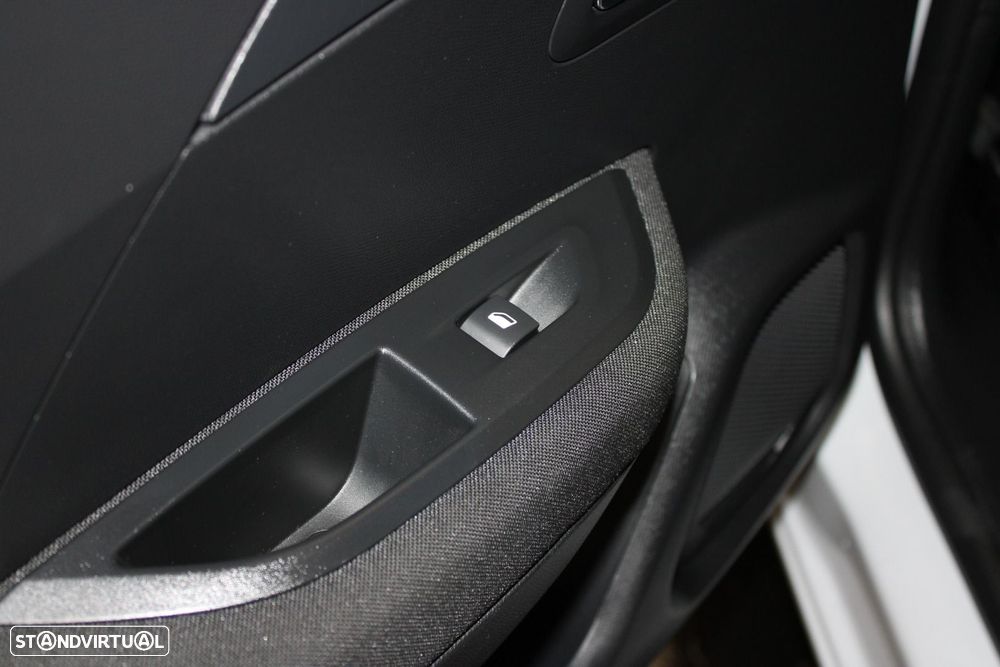 Peugeot 2008 1.5 BlueHDi Active EAT8 - 27