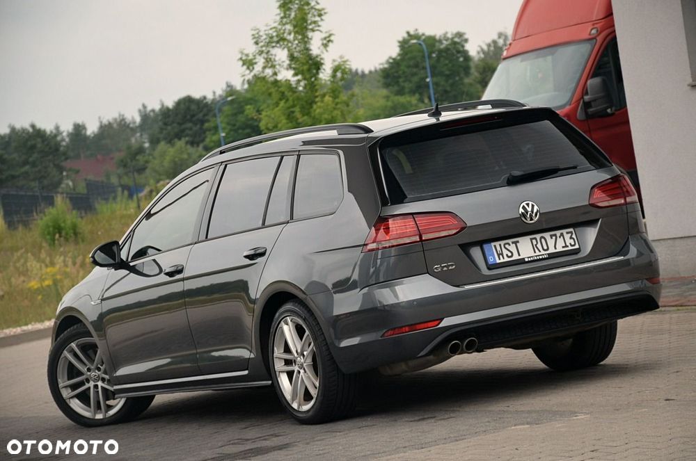 Volkswagen Golf - 8