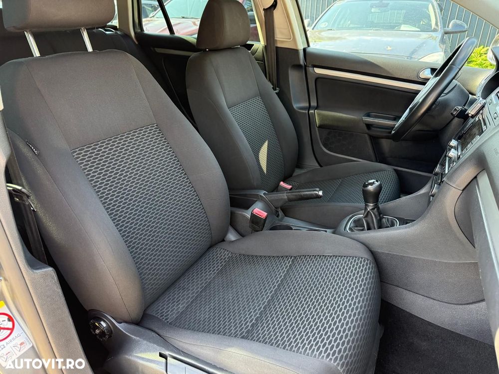 Volkswagen Golf - 6