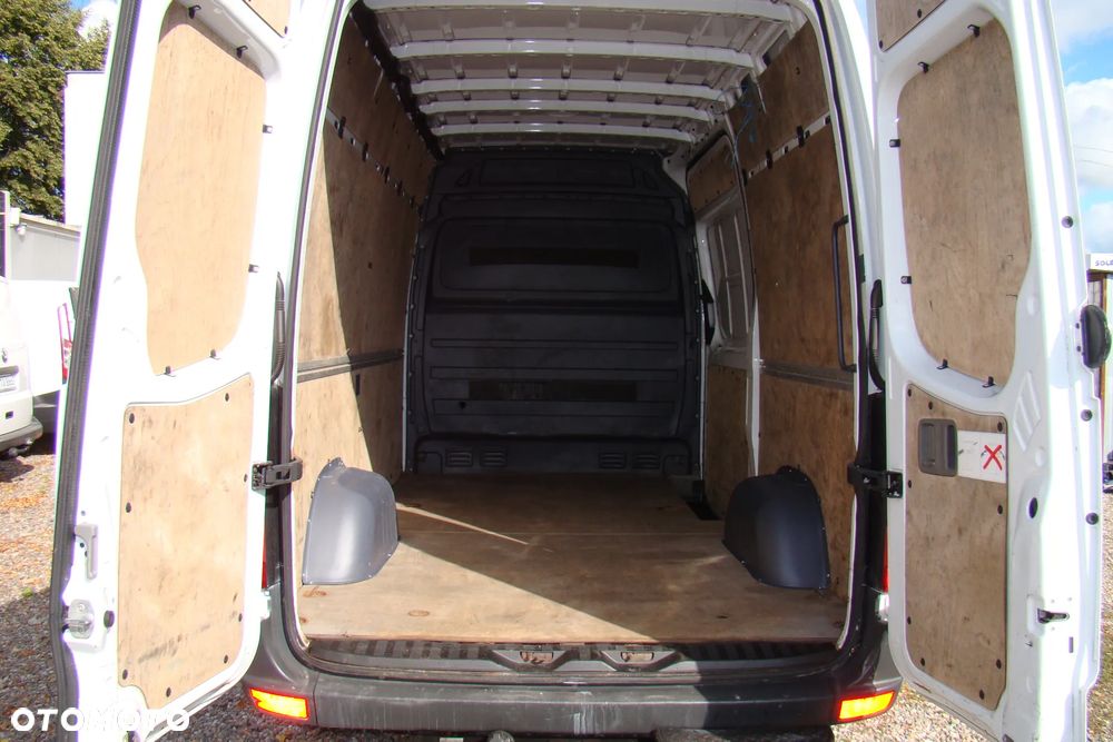Mercedes-Benz Sprinter - 8