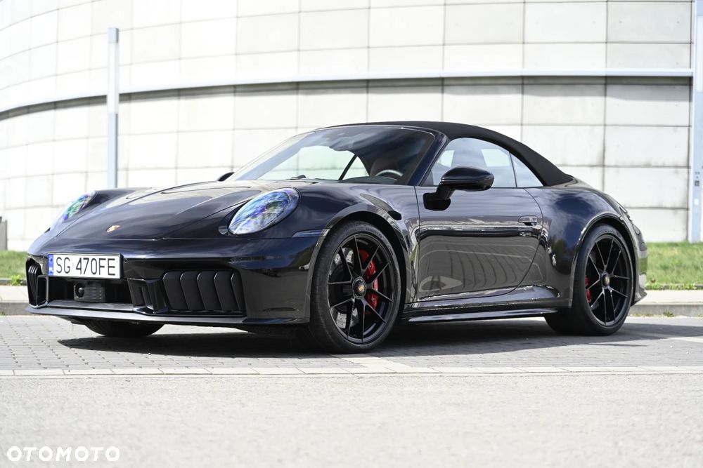 Porsche 911 Carrera 4 GTS - 3