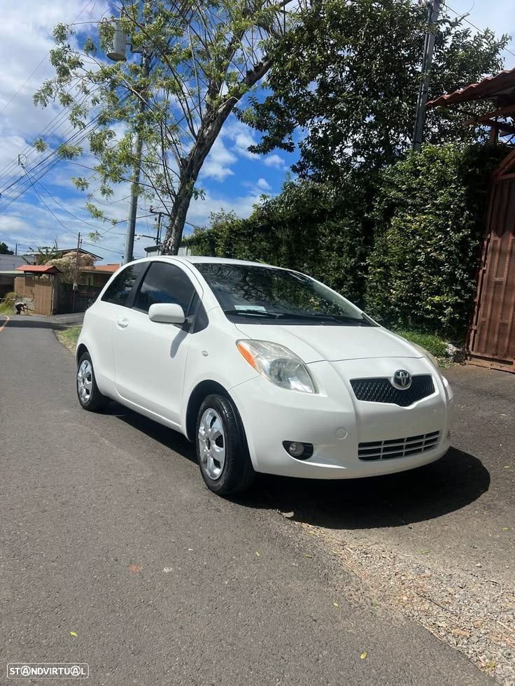 Toyota Yaris 2005 photo 2