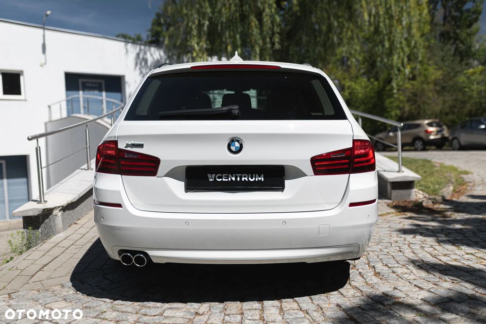 BMW Seria 5 520d xDrive - 7