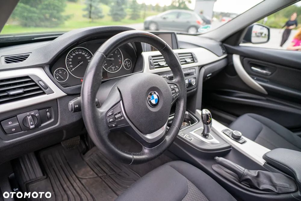 BMW Seria 3 - 30
