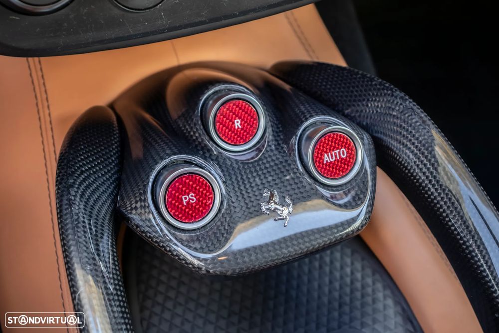 Ferrari FF 6.3 V12 - 34