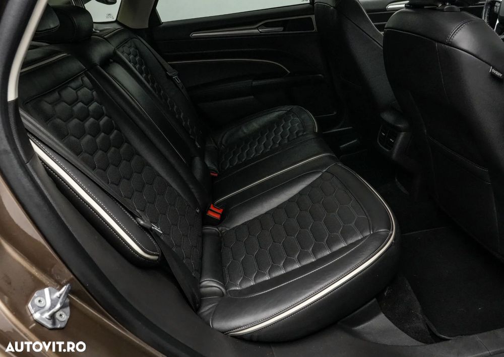 Ford Mondeo Vignale 2.0 Hybrid - 17