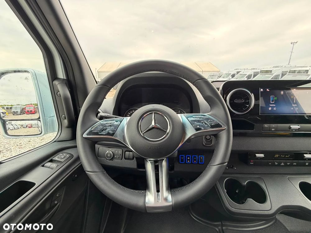 Mercedes-Benz Sprinter 519 - 19