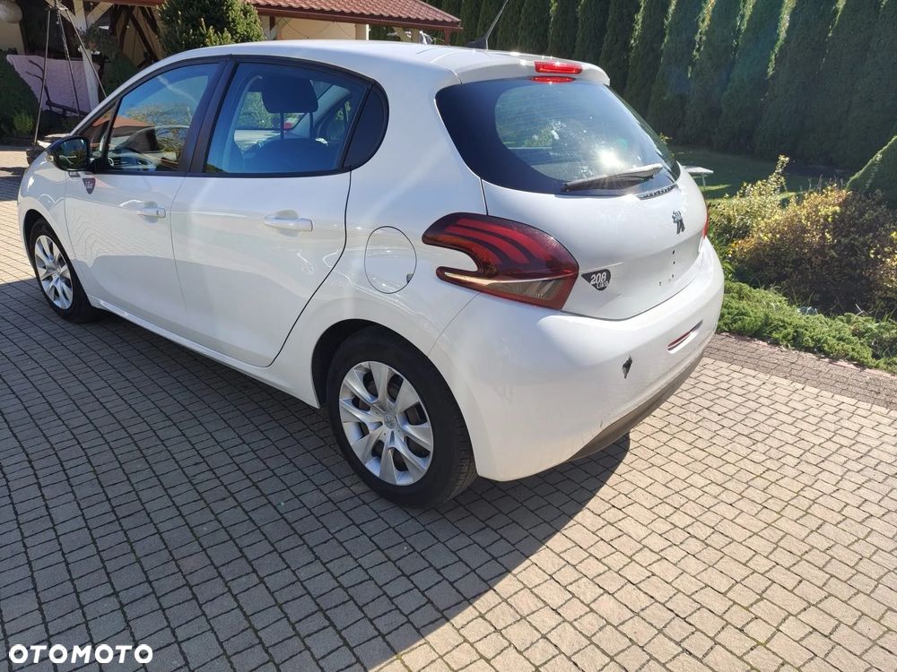 Peugeot 208 2019 photo 4