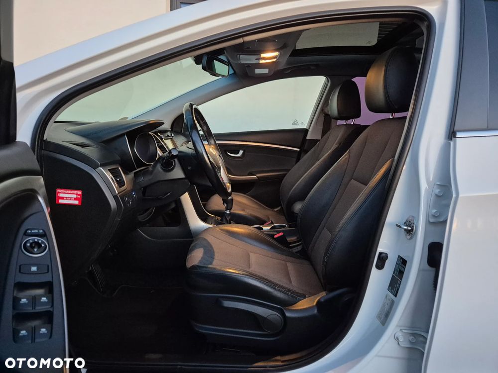 Hyundai i30 1.6 CRDi Premium - 16