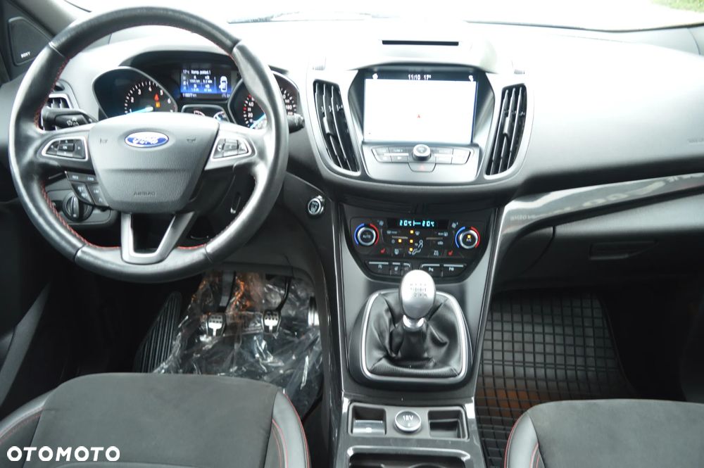 Ford Kuga 1.5 EcoBoost 2x4 ST-Line - 17