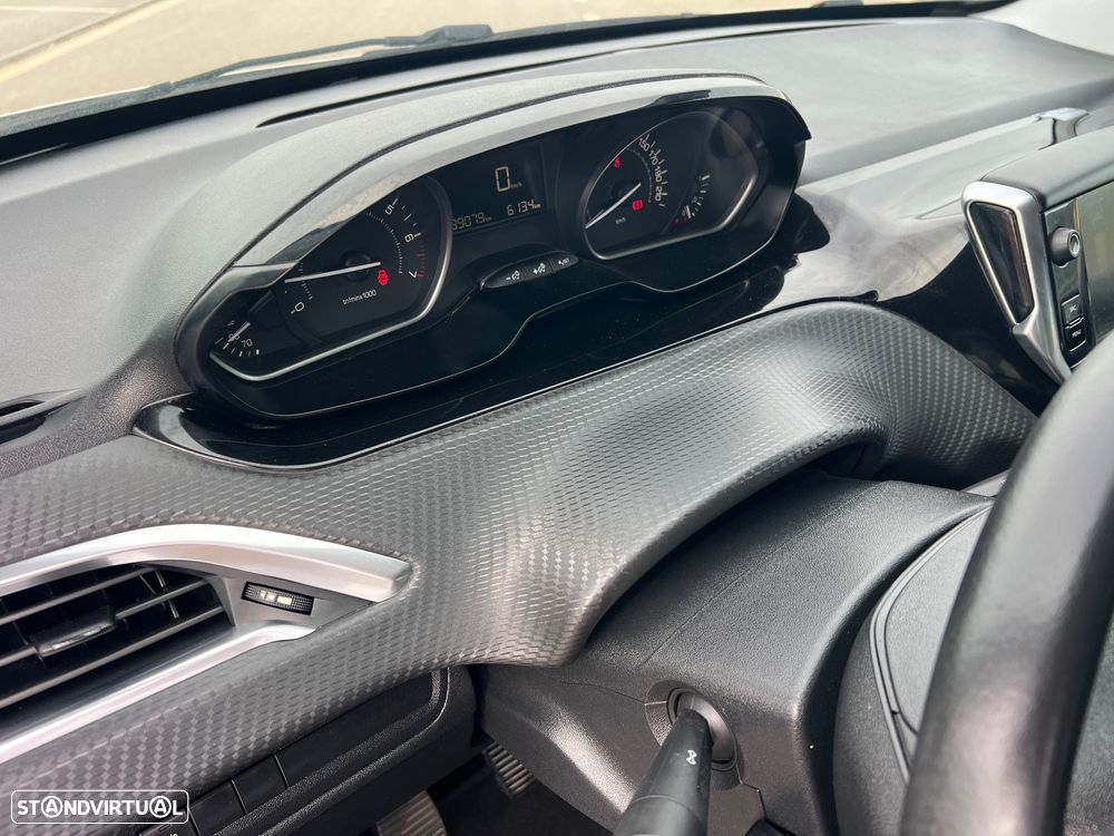 Peugeot 208 1.2 PureTech Style - 28